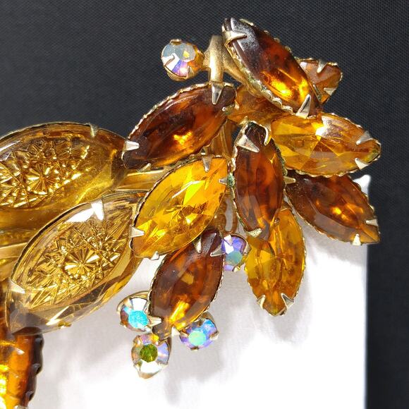 Vintage 1950s Art Glass Leaf Brooch, AB Rhinestones - Picture 5 of 10